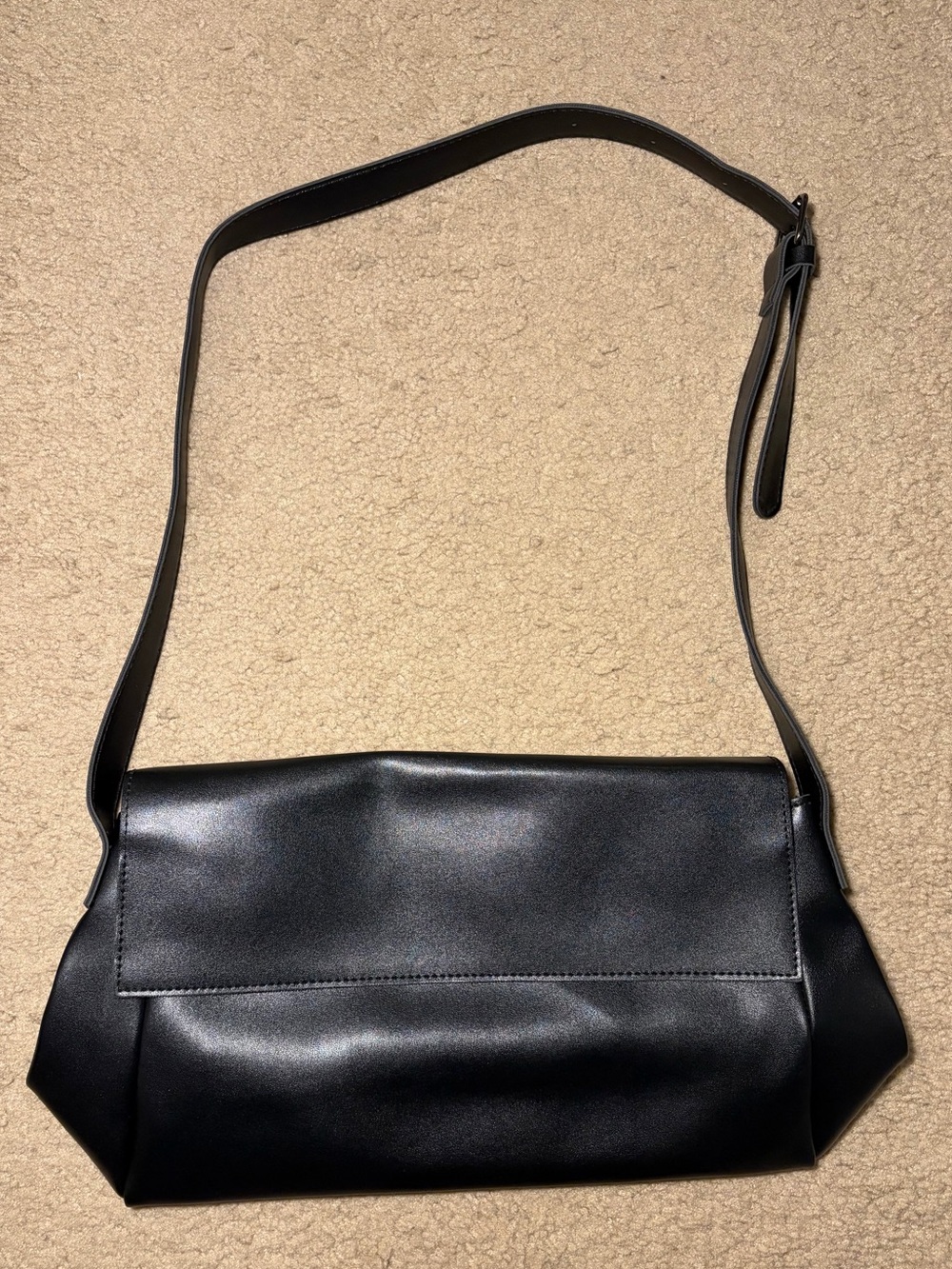 Amazon 🖤 Faux leather Sleek Black Shoulder messenger style Bag NIB